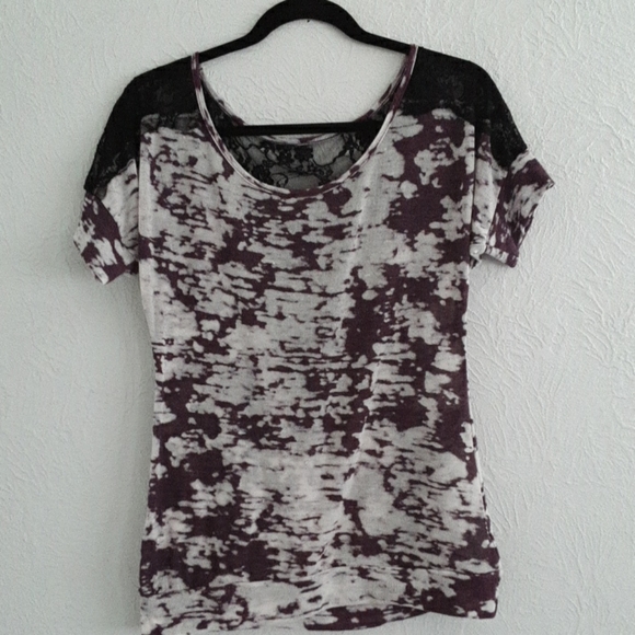 Daytrip Tops - Daytrip black lace embellished tee size medium